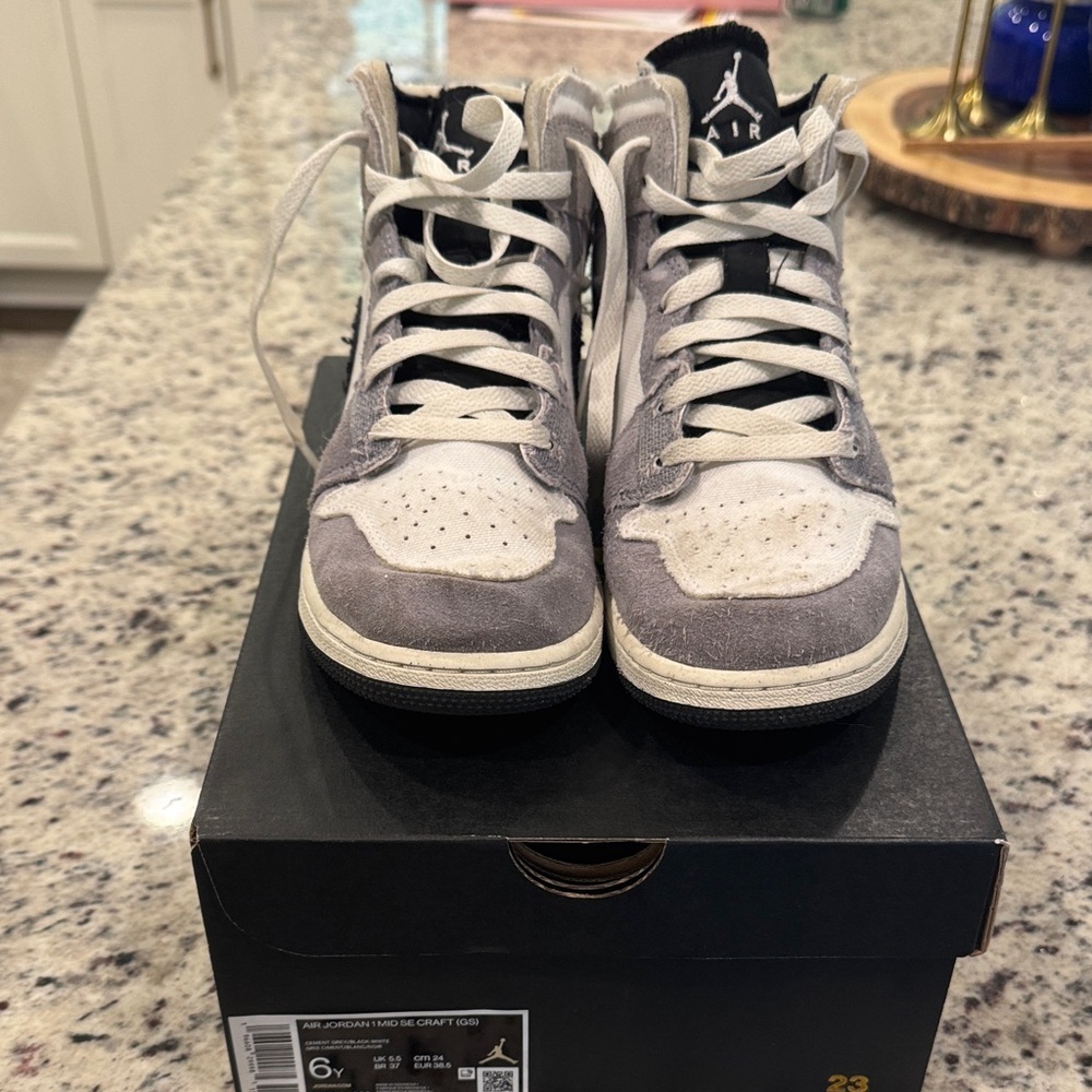 Boys Nike Jordan Air Mid SE Craft in Gray and White